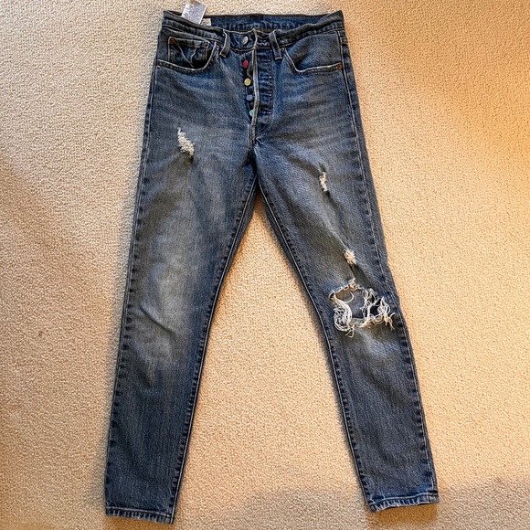 501 Levis Ripped Jeans - Picture 2 of 4